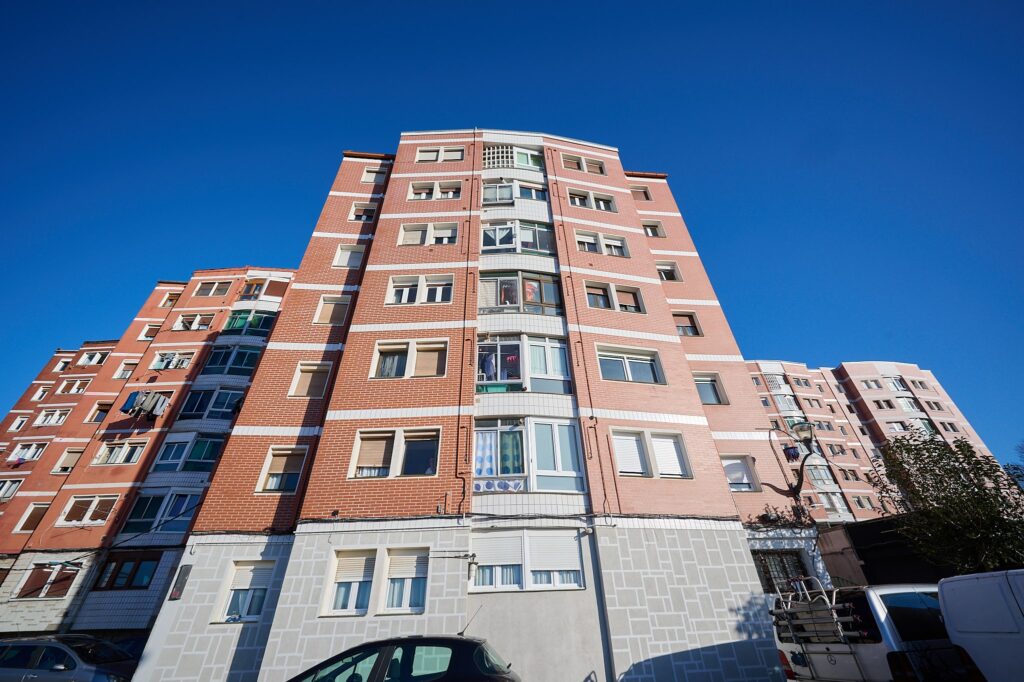 Reformar portales a cota 0 en Barakaldo 2